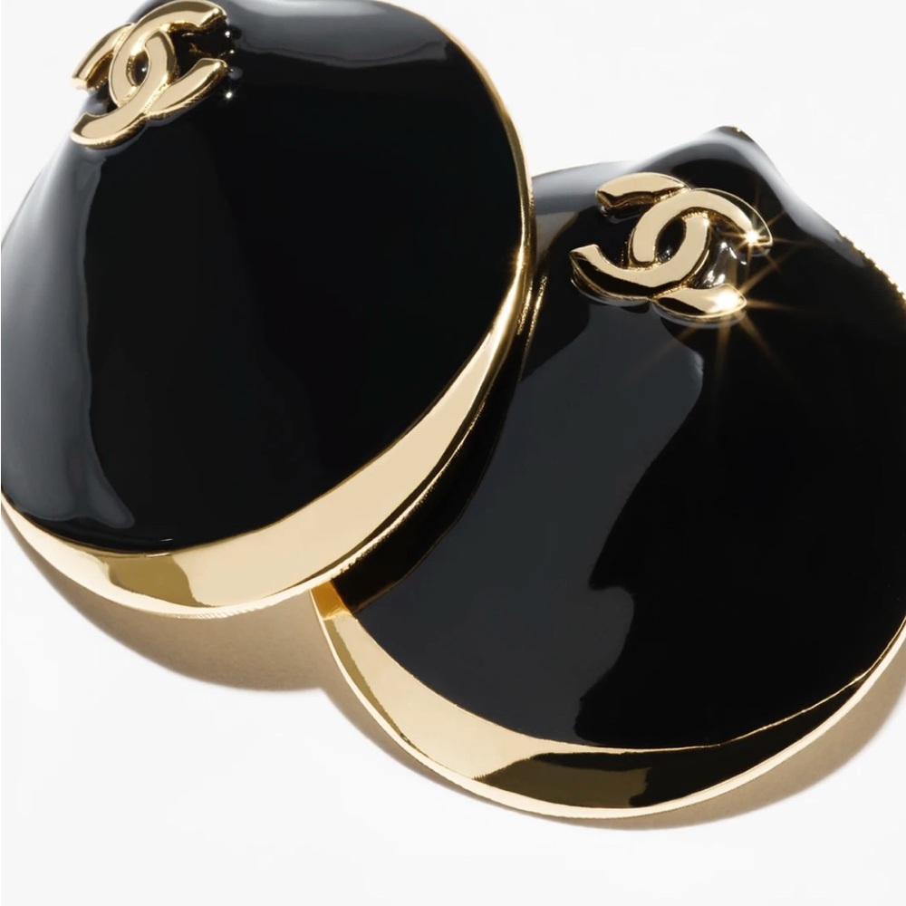 Absolutely stunning rare, limited edition Chanel black, golden logo large studs
